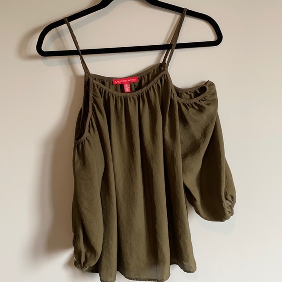 Saks 5th Avenue Top - S - Picture 1 of 4